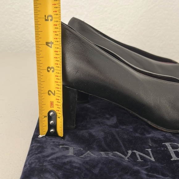 Taryn Rose Black Heels Pumps Size 40M 2.25” Block Heel Comfortable - Picture 4 of 7